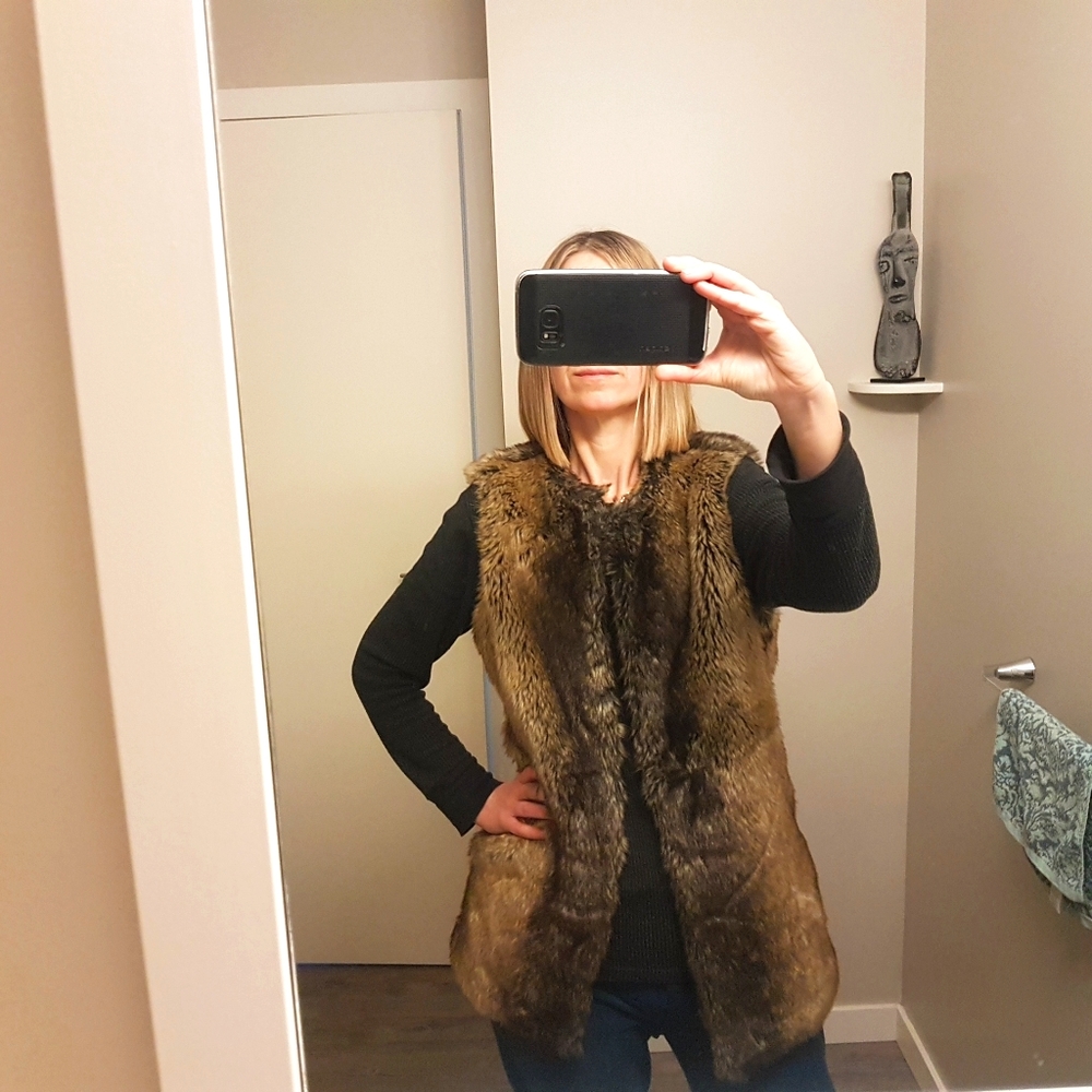 ❌❌SOLD❌❌ Vero Moda faux fur vest